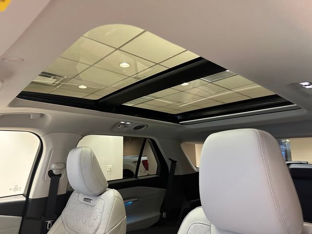 Certified 2025 Ford Explorer Platinum w/ Ultimate Package image 4