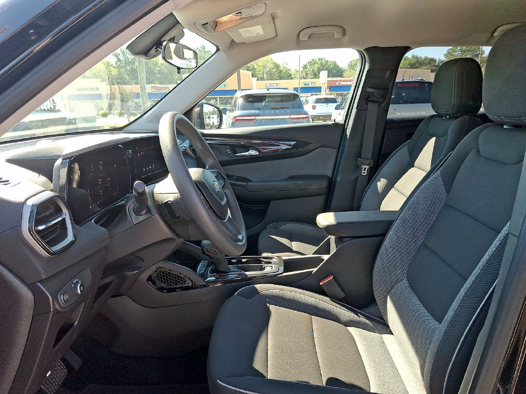 Used 2025 Chevrolet TrailBlazer LT AWD/4WD image 12