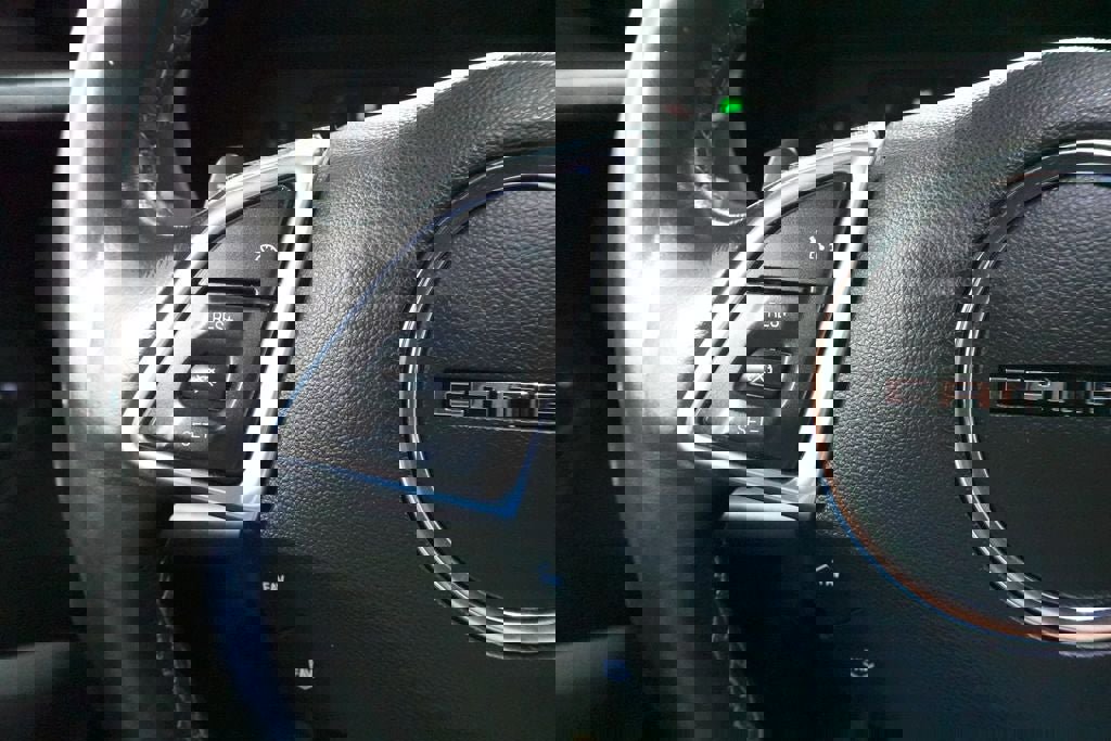 Used 2019 Chevrolet Camaro LT image 10