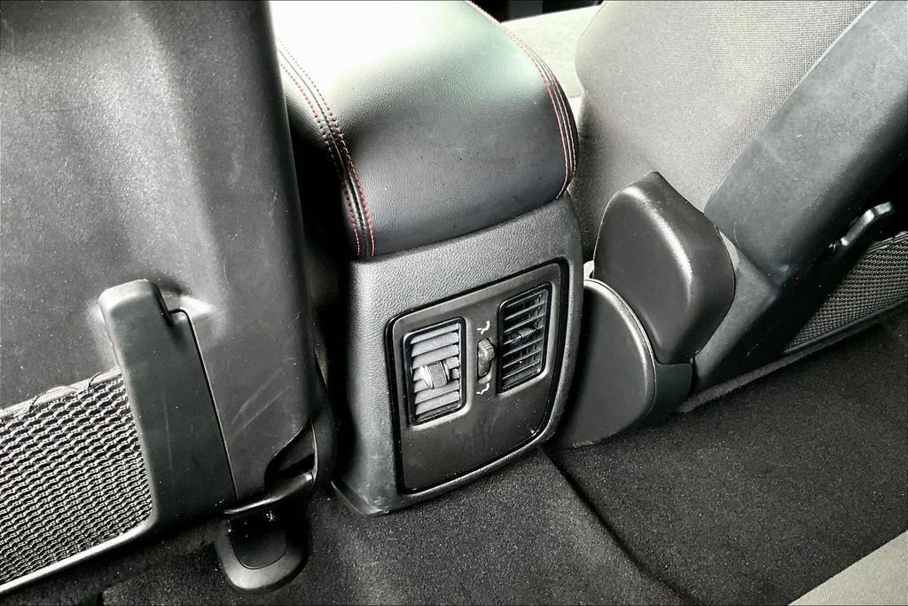 Used 2025 Dodge Durango GT AWD/4WD image 12