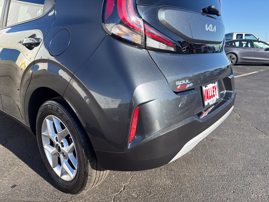 Used 2023 Kia Soul S FWD image 11