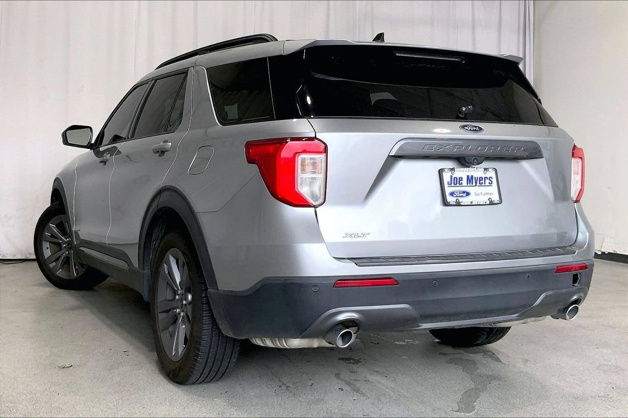 Certified 2022 Ford Explorer XLT w/ Equipment Group 202A RWD image 5