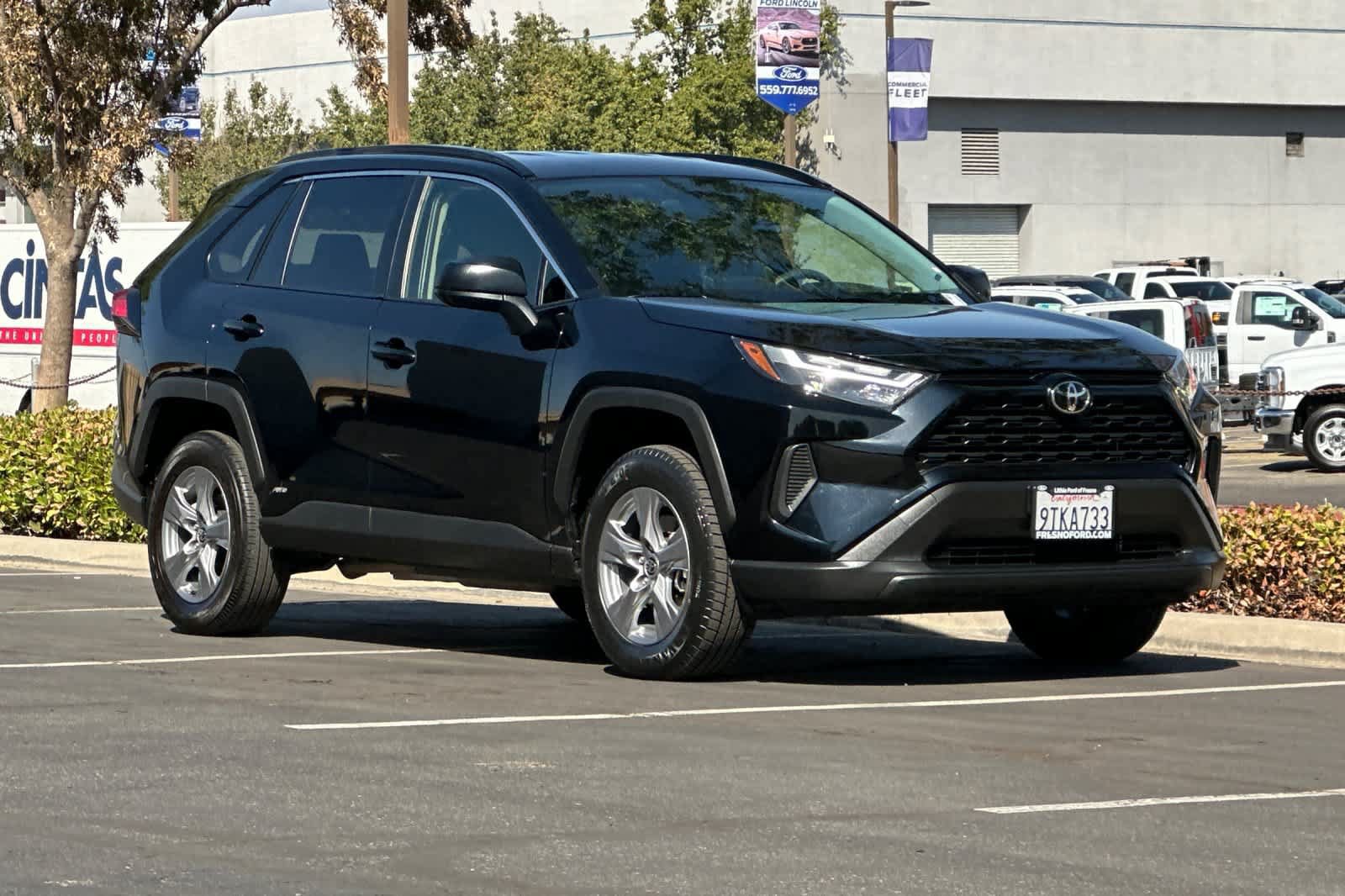 Used 2025 Toyota RAV4 LE AWD/4WD image 10