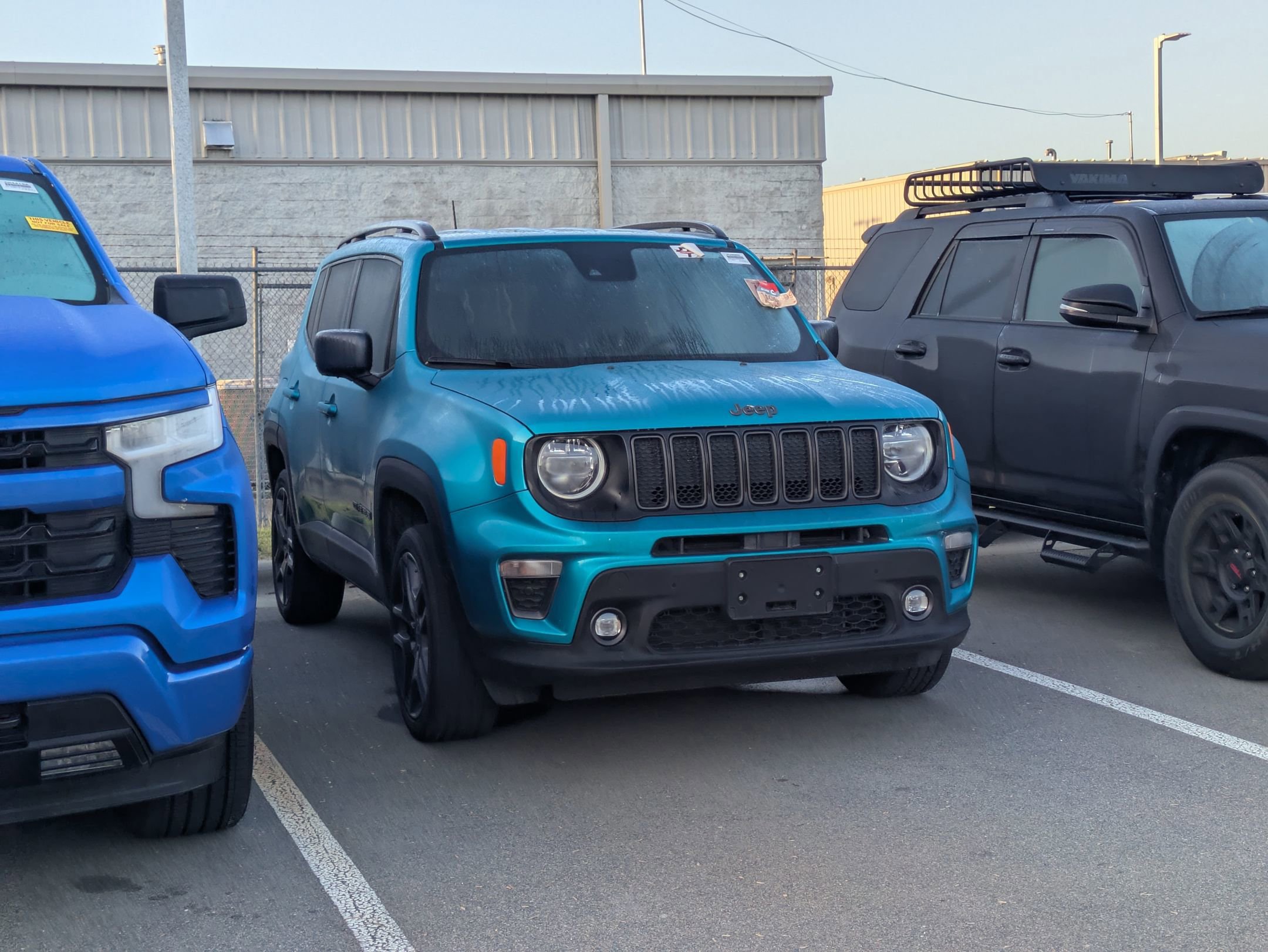 Used 2021 Jeep Renegade Latitude w/ Luxury Group II AWD/4WD image 3