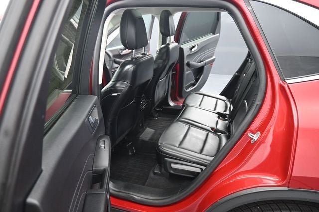 Certified 2022 Ford Escape Titanium w/ Class II Trailer Tow Package AWD/4WD image 18