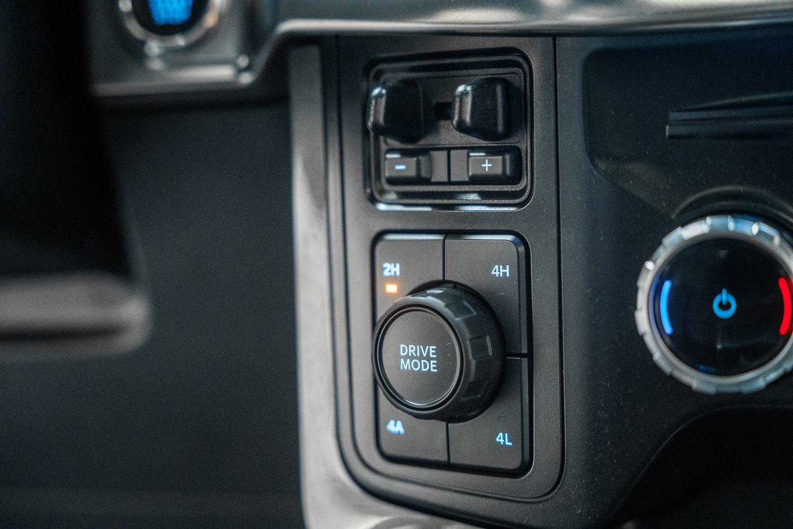 Certified 2023 Ford F150 Lariat w/ Equipment Group 502A High image 34