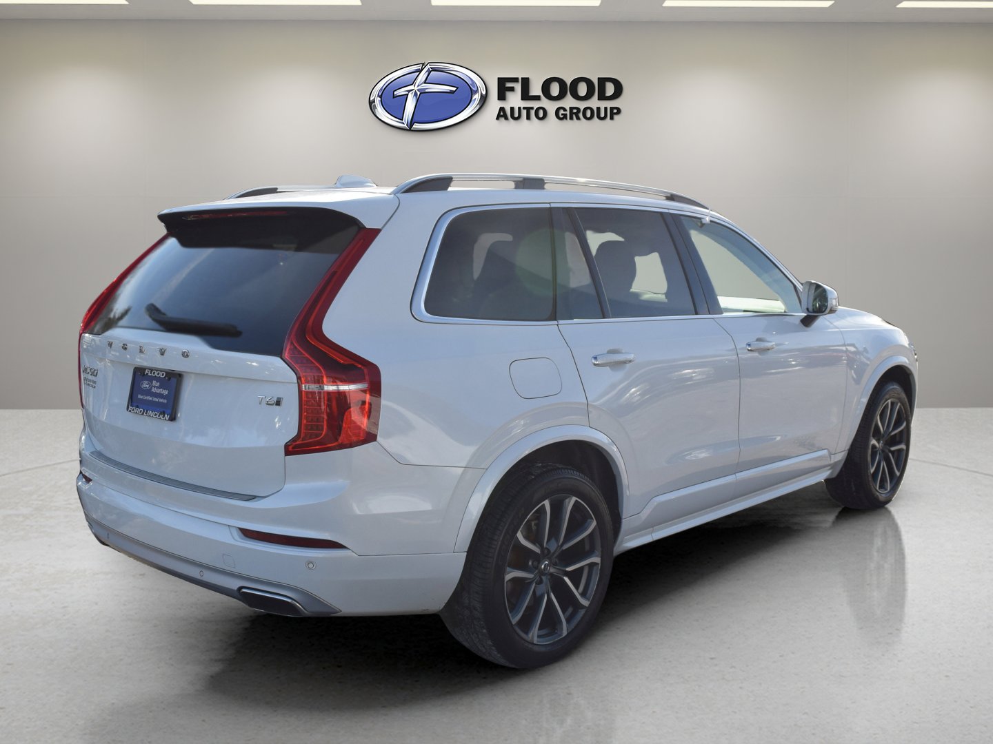 Used 2019 Volvo XC90 T6 Momentum w/ Protection Package Premier image 4