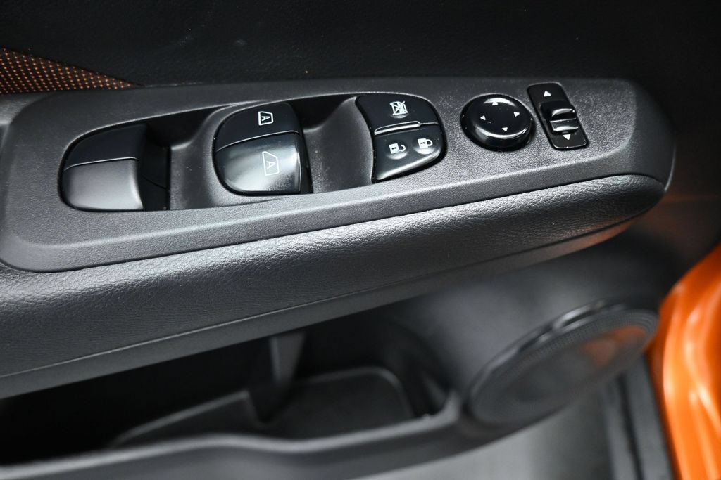 Used 2023 Nissan Kicks SR FWD image 11