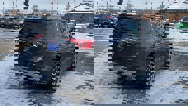 Used 2019 GMC Acadia SLE w/ Driver Alert Package I image 9