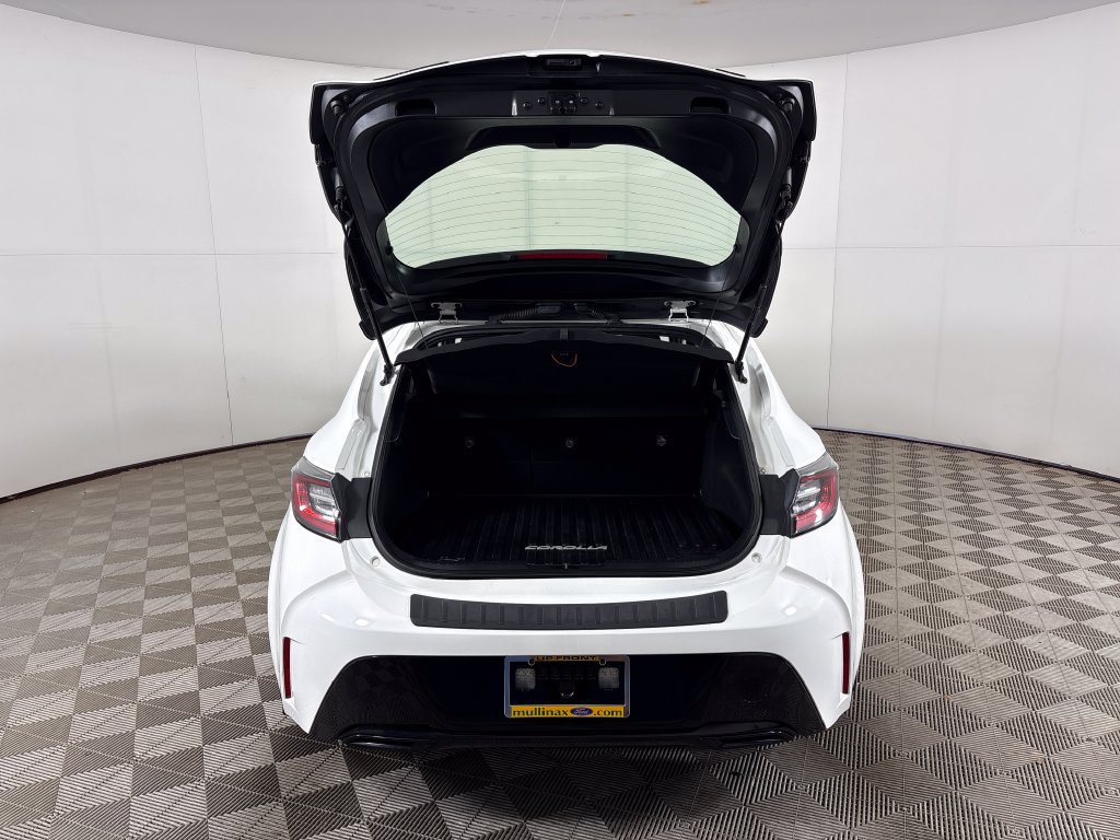Used 2020 Toyota Corolla SE FWD image 25