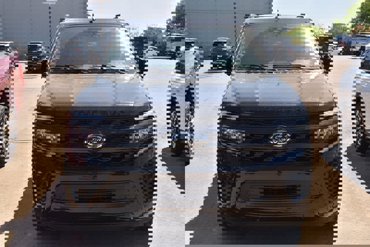 Certified 2023 Ford Expedition Limited image 3