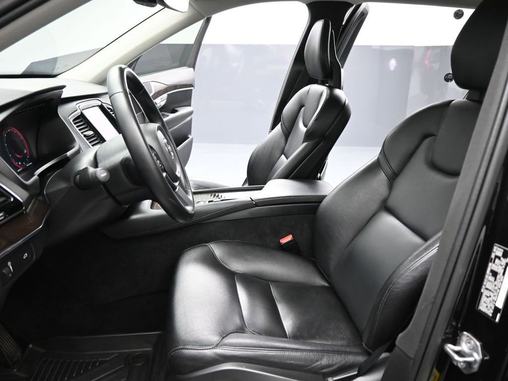 Used 2017 Volvo XC90 T5 Momentum w/ Vision Package image 35