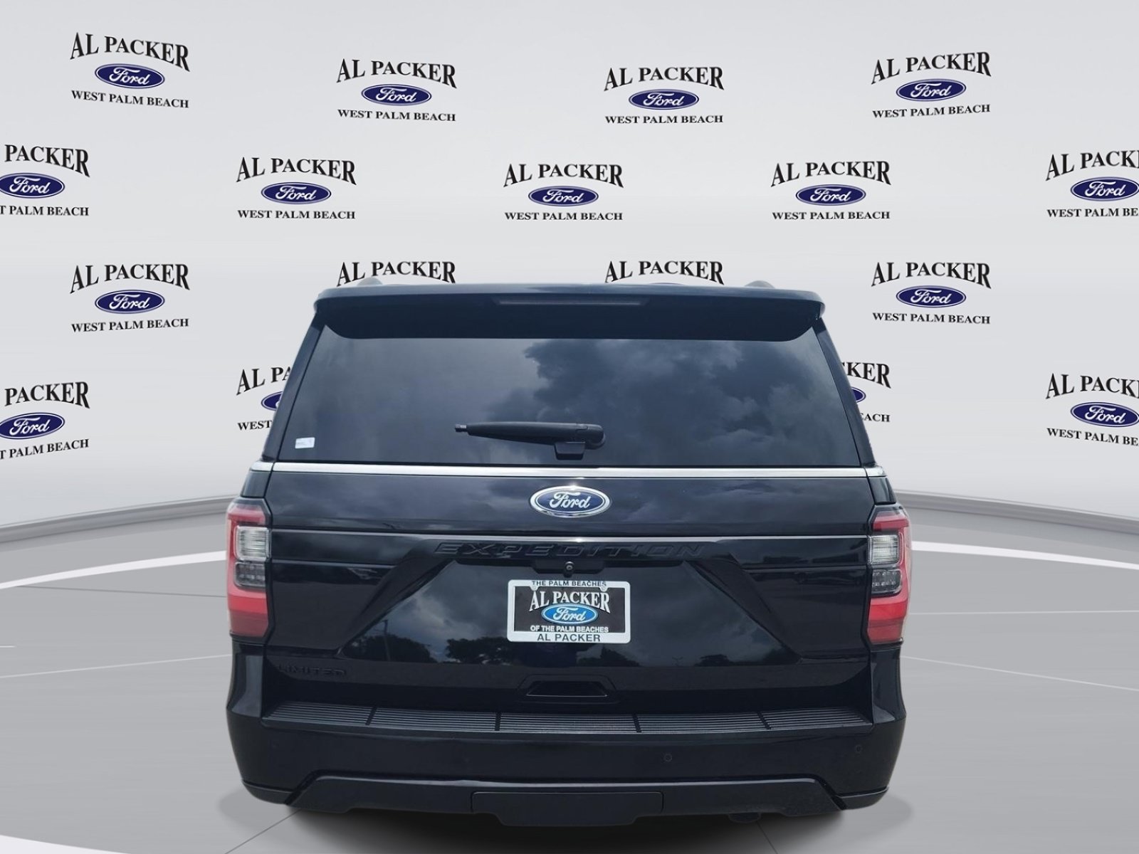 Certified 2019 Ford Expedition Limited w/ Equipment Group 303A RWD image 4