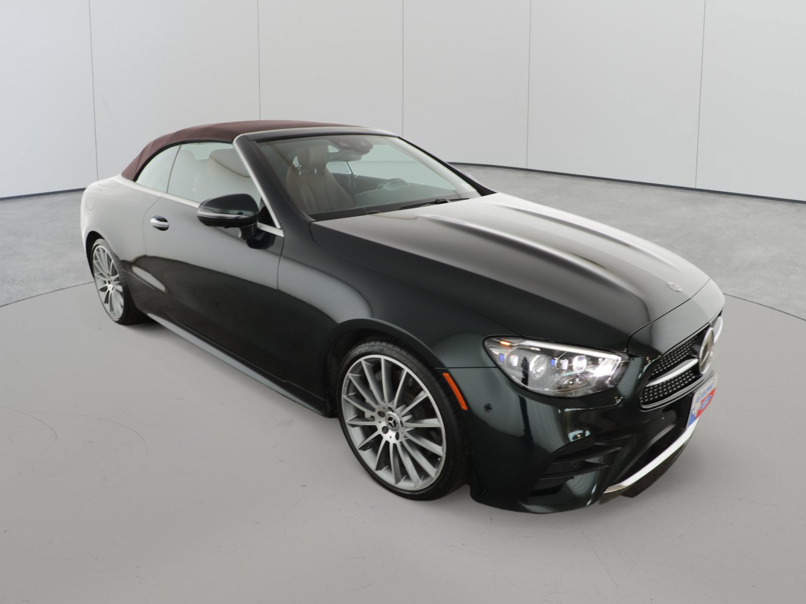 Used 2022 Mercedes-Benz E 450 Cabriolet image 2