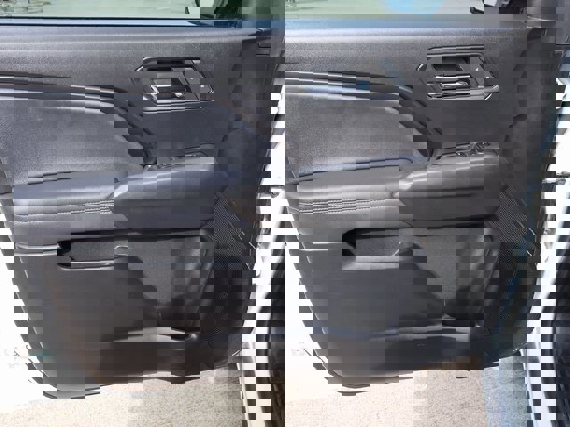 Used 2024 Chevrolet Colorado LT w/ LT Convenience Package image 21