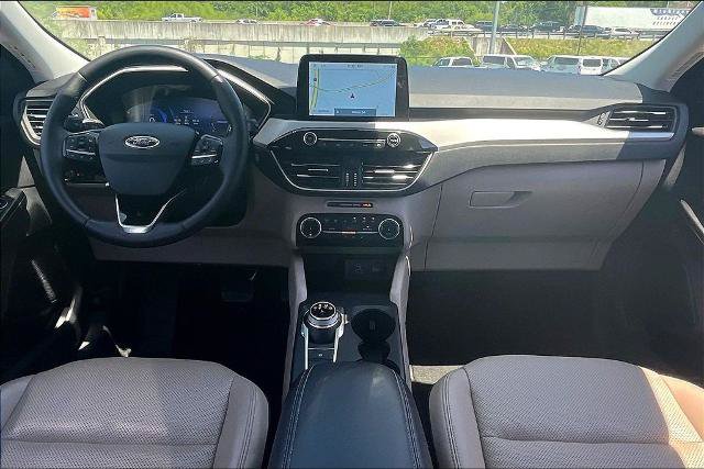 Certified 2022 Ford Escape SEL w/ Technology Package AWD/4WD image 11