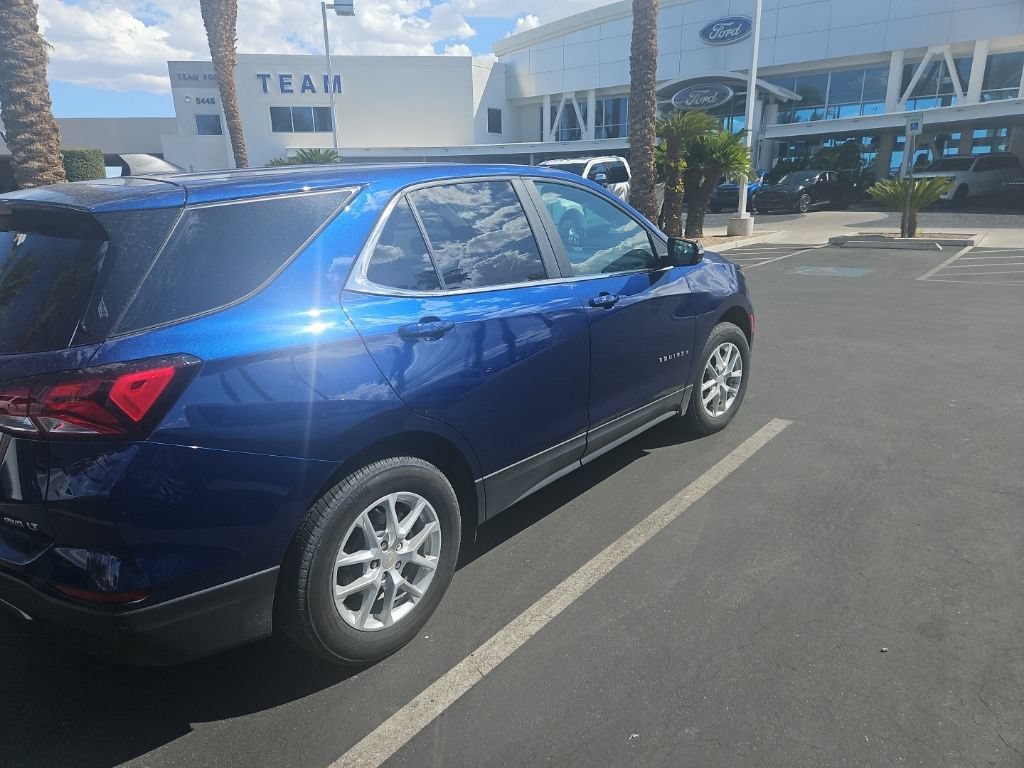 Used 2023 Chevrolet Equinox LT AWD/4WD image 2