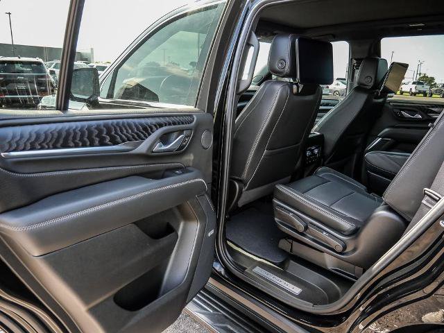 Used 2024 GMC Yukon Denali w/ Advanced Technology Package AWD/4WD image 29