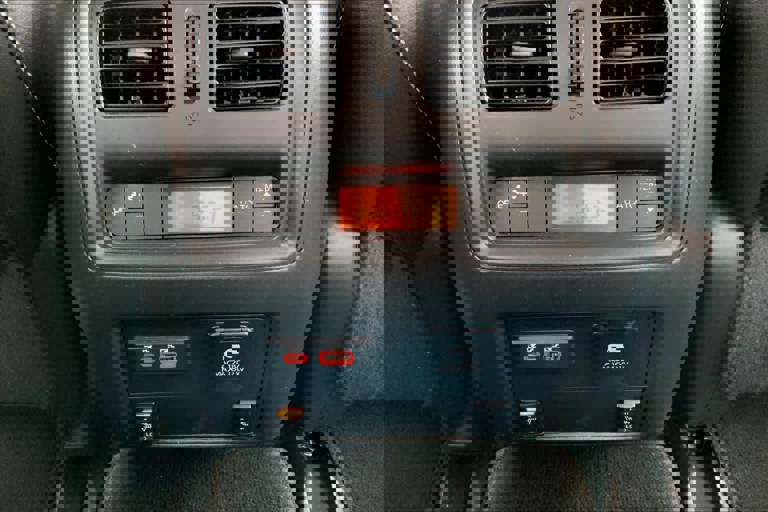 Used 2019 Nissan Pathfinder Platinum image 33