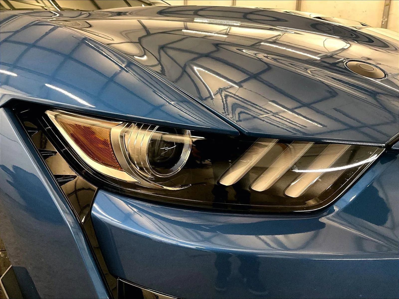 Certified 2020 Ford Mustang Shelby GT500 w/ Carbon Fiber Track Pack RWD image 25