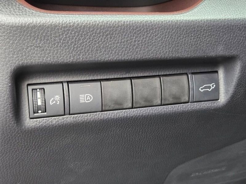 Used 2021 Toyota RAV4 Limited image 33