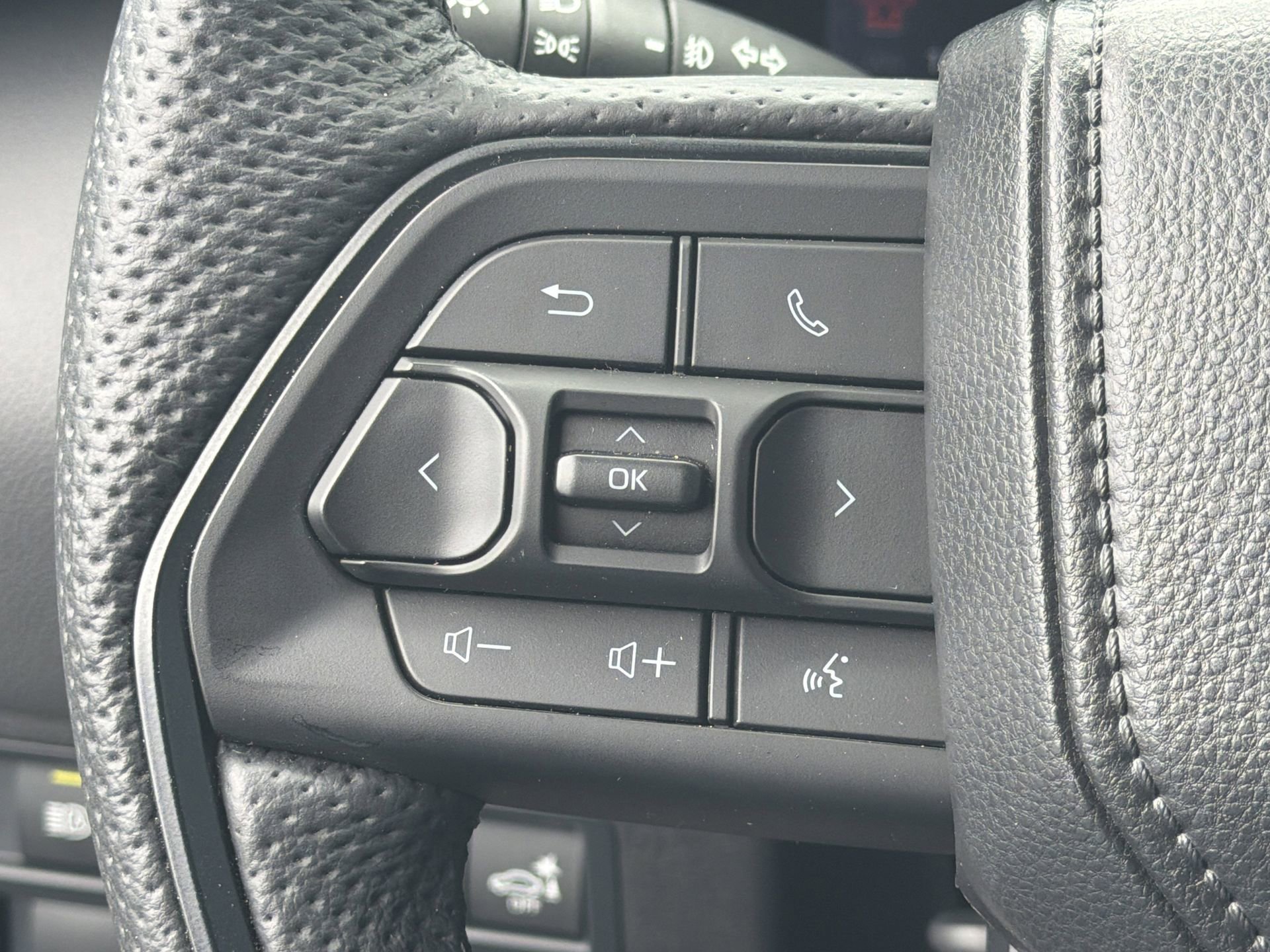 Used 2025 Toyota Sequoia TRD Pro AWD/4WD image 13