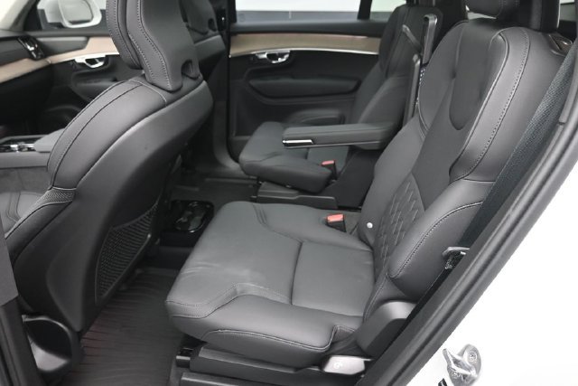 Used 2025 Volvo XC90 B6 Plus w/ Protection Package Premier AWD/4WD image 24