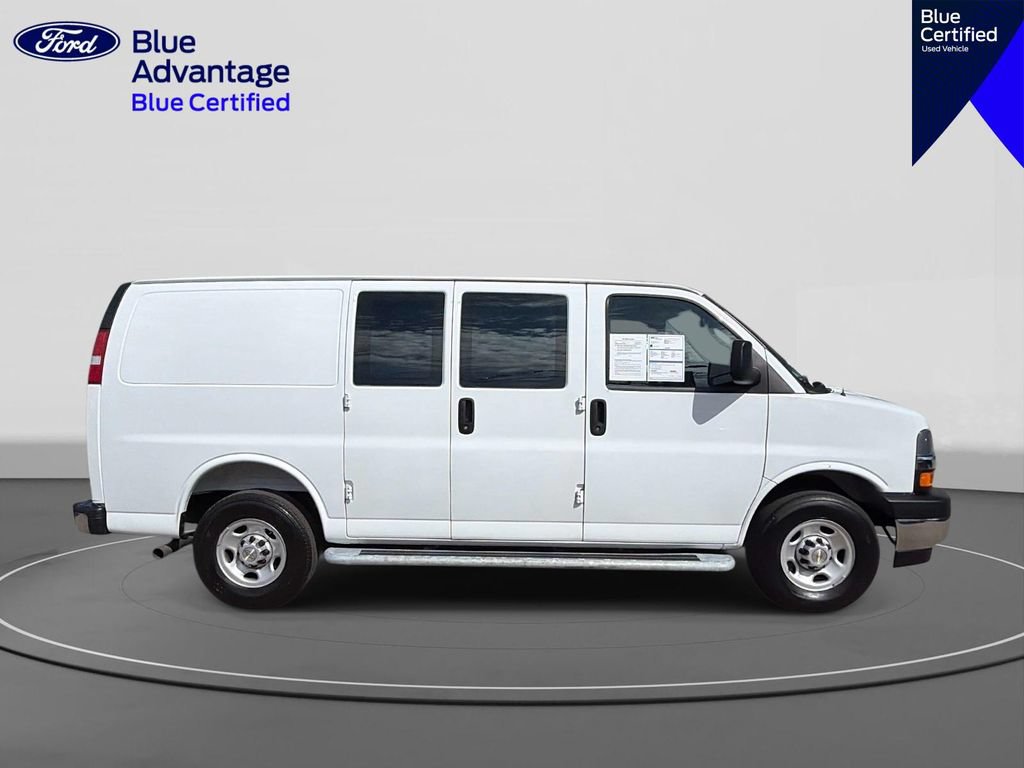 Used 2025 Chevrolet Express 2500 w/ Driver Convenience Package RWD image 5