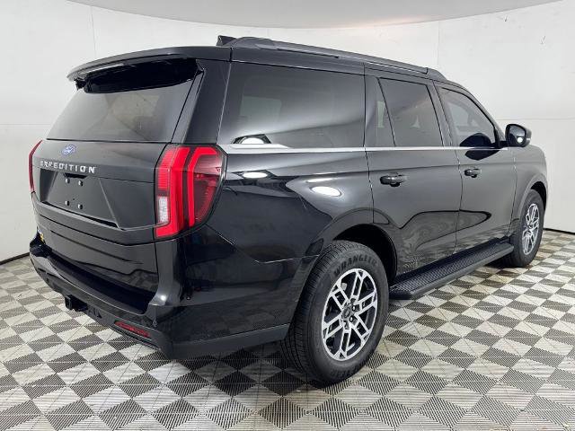 Certified 2025 Ford Expedition Active image 4