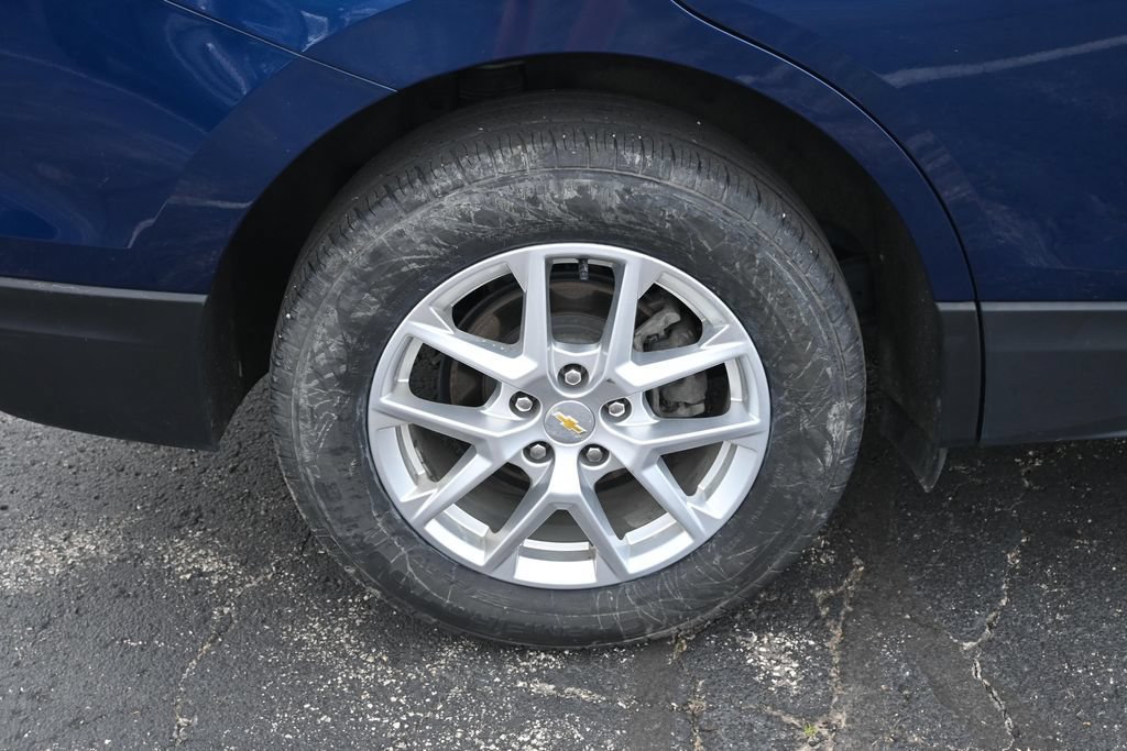 Used 2022 Chevrolet Equinox LS AWD/4WD image 16