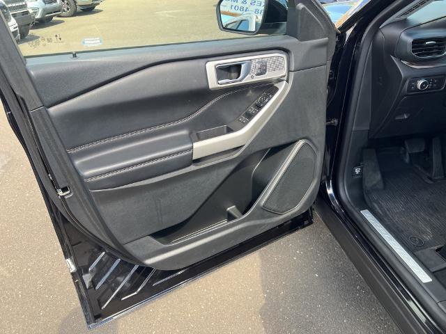 Certified 2022 Ford Explorer Limited w/ Hybrid Equipment Group 310A image 25