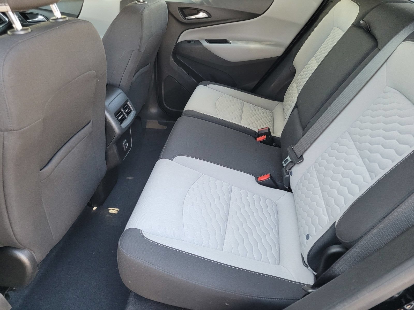 Used 2021 Chevrolet Equinox LS AWD/4WD image 10