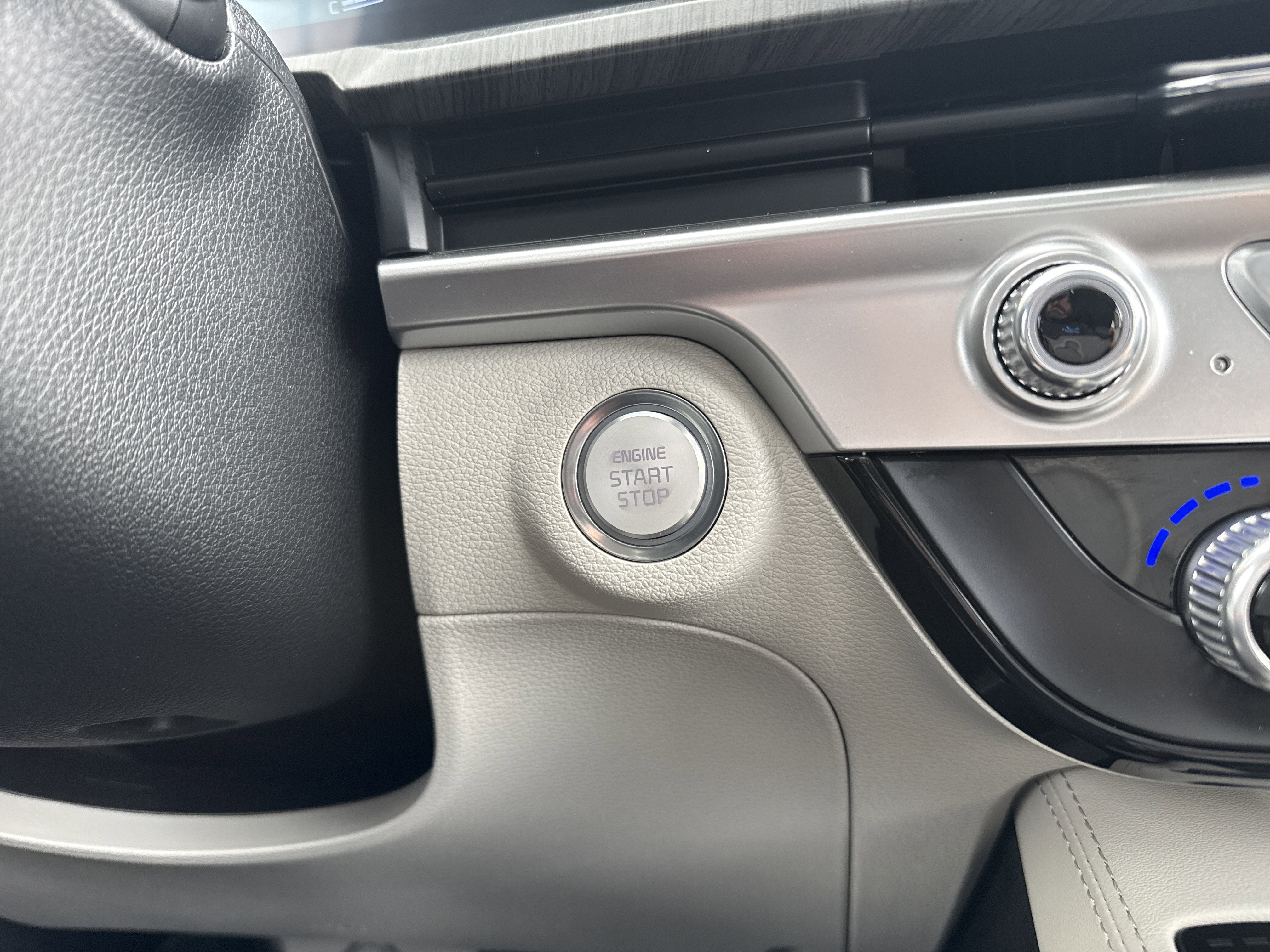 Used 2023 Kia Telluride FWD image 22