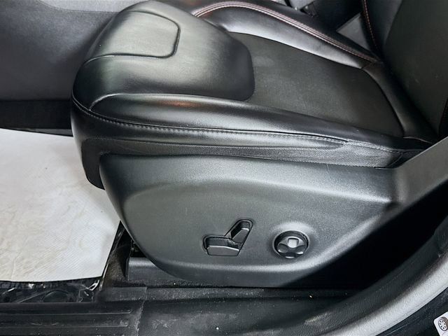 Used 2020 Jeep Cherokee Trailhawk w/ Technology Group image 18