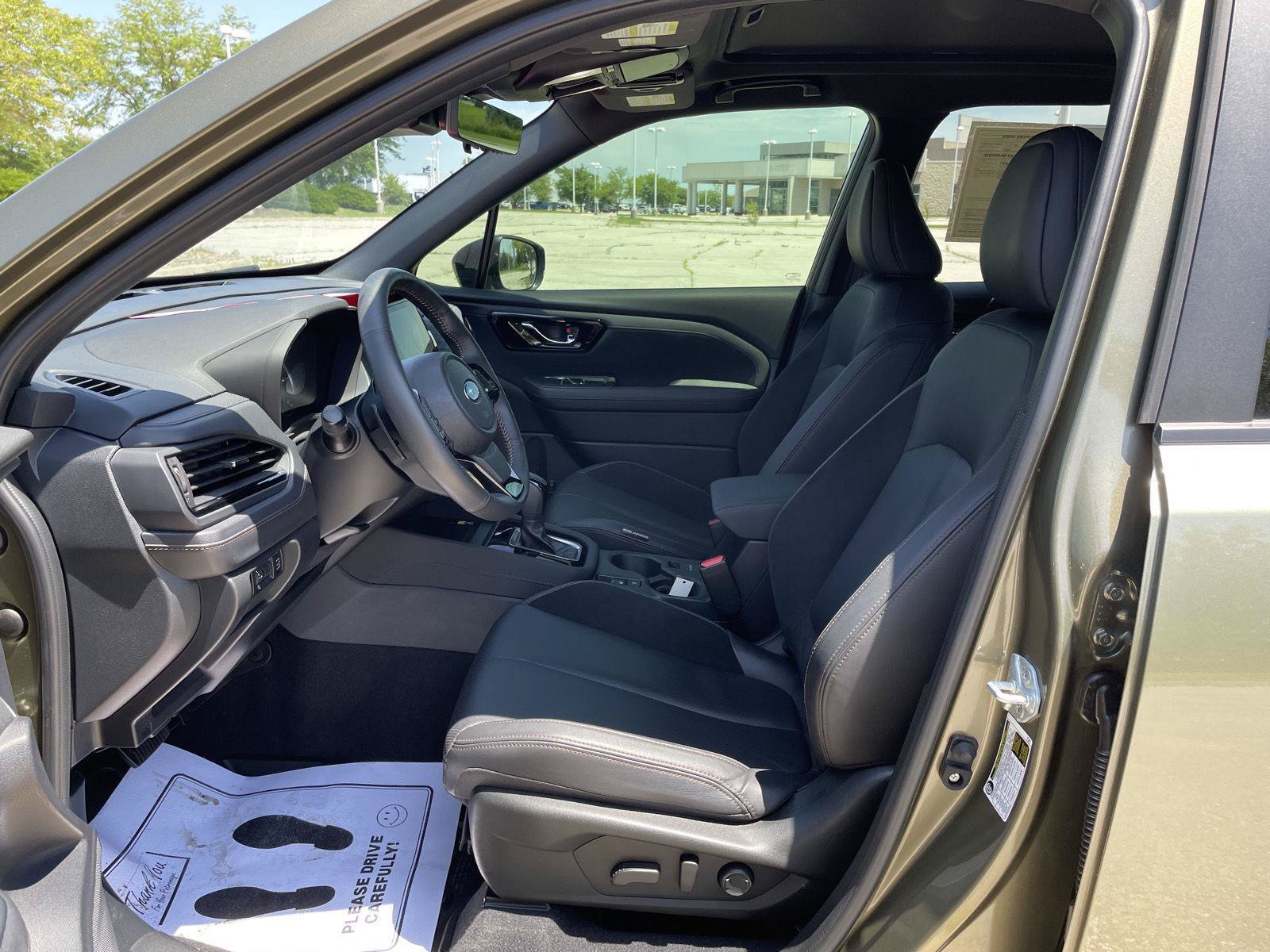 Used 2025 Subaru Forester Touring AWD/4WD image 17