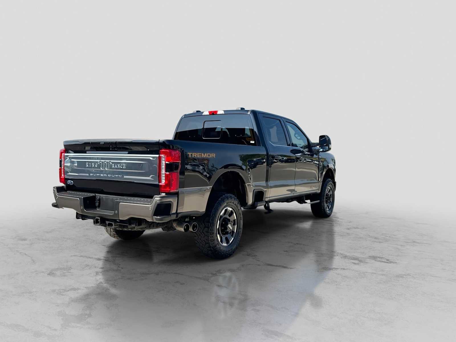 Certified 2023 Ford F250 King Ranch w/ Tremor Off-Road Package AWD/4WD image 6