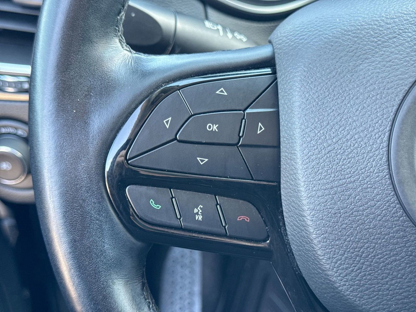 Used 2021 Jeep Cherokee Latitude Lux w/ Sun & Sound Group image 24