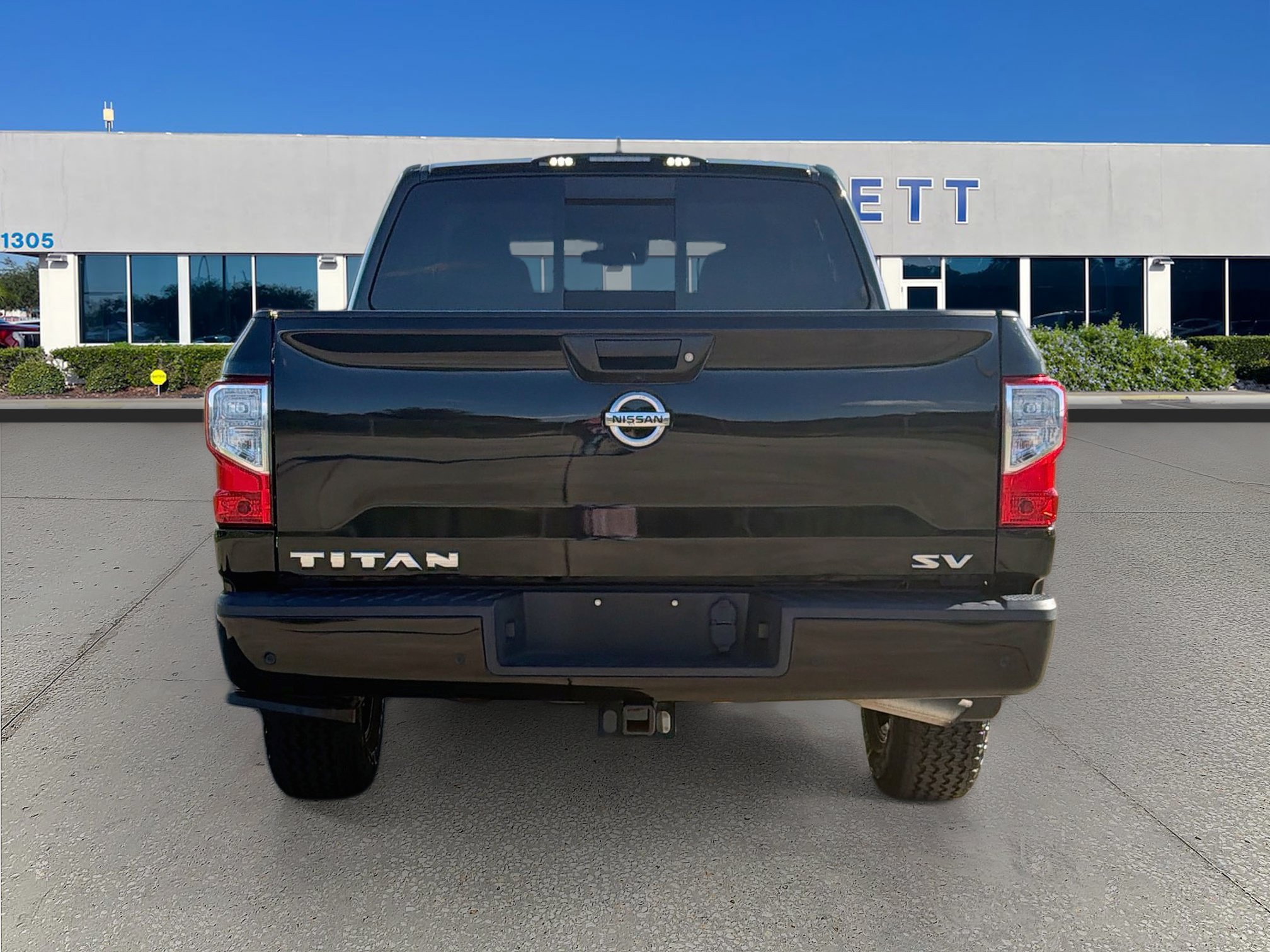 Used 2022 Nissan Titan SV w/ Accessory Utility Package RWD image 6