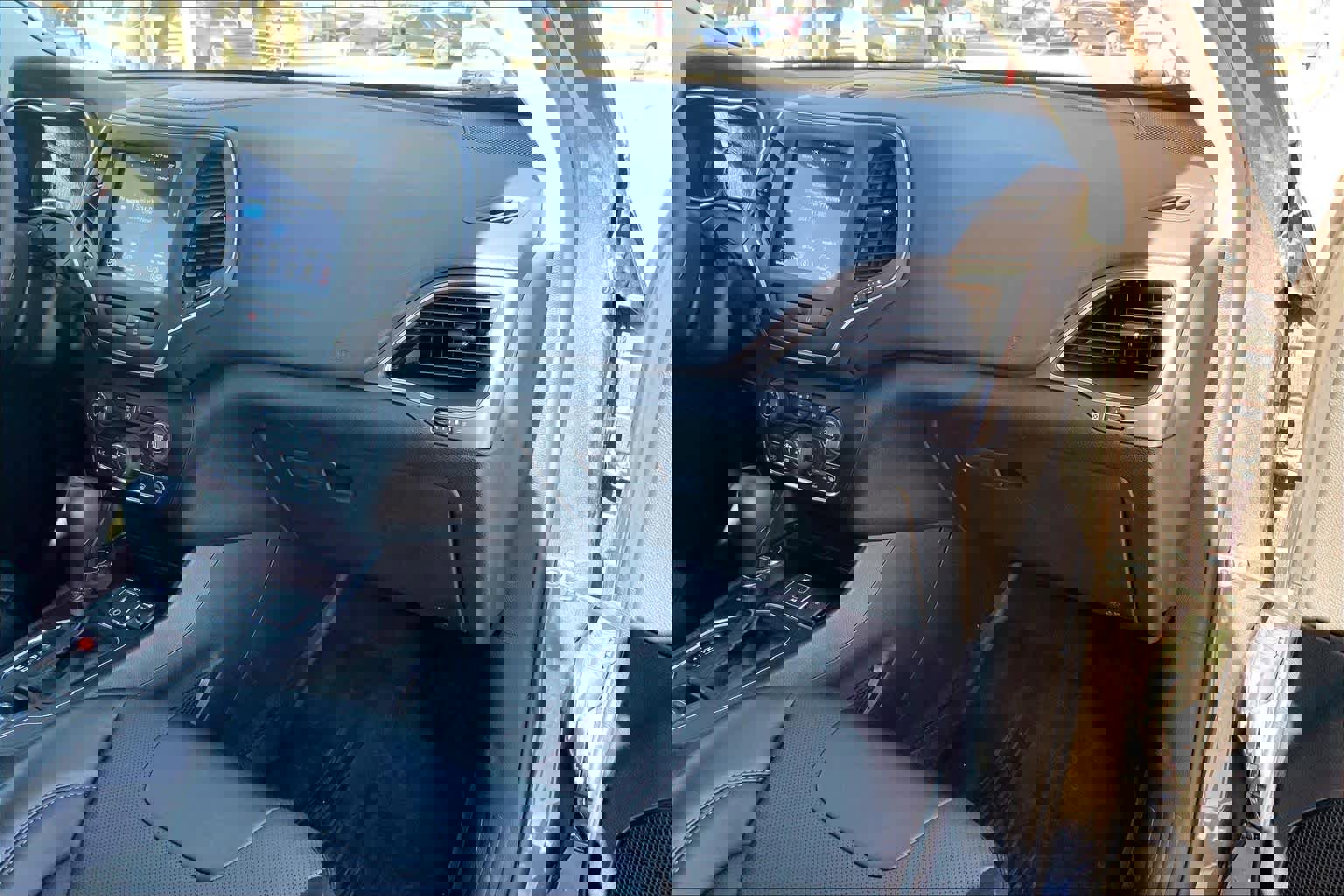 Used 2022 Jeep Cherokee Latitude Lux w/ Mopar Interior Package image 18