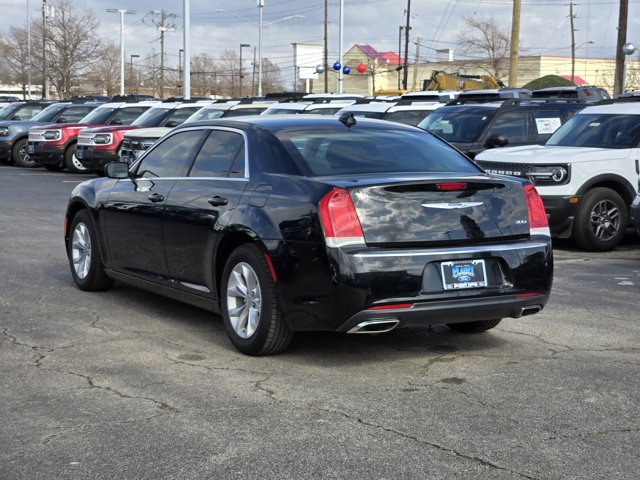 Used 2022 Chrysler 300 Touring image 3