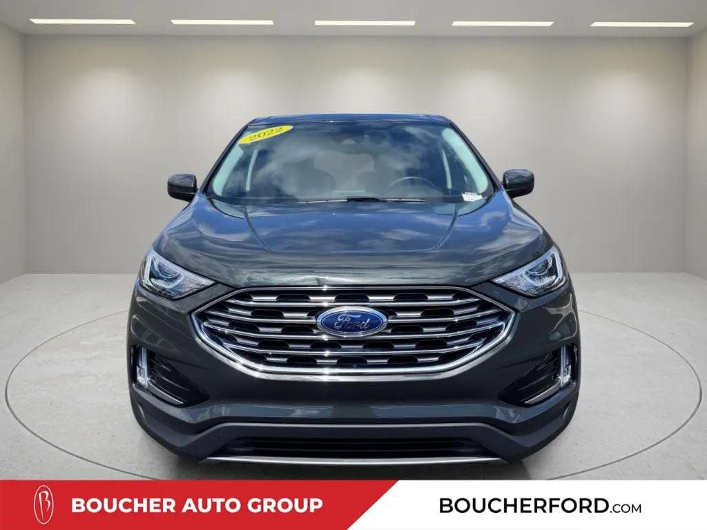 Certified 2022 Ford Edge SEL w/ Convenience Package AWD/4WD image 3