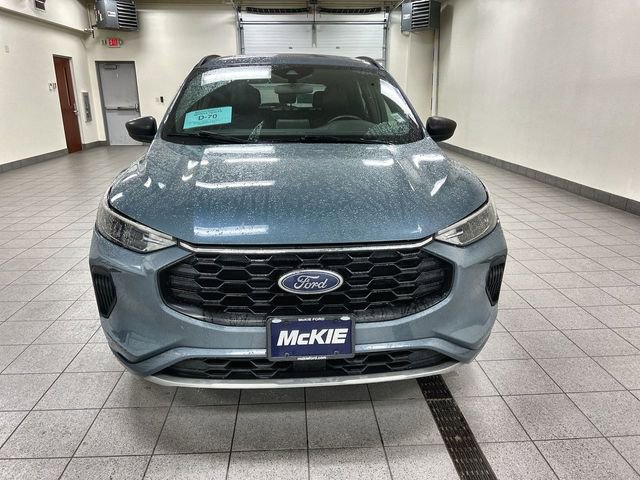 Certified 2023 Ford Escape ST-Line AWD/4WD image 2