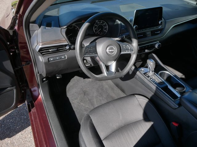 Used 2023 Nissan Altima 2.5 SV FWD image 12