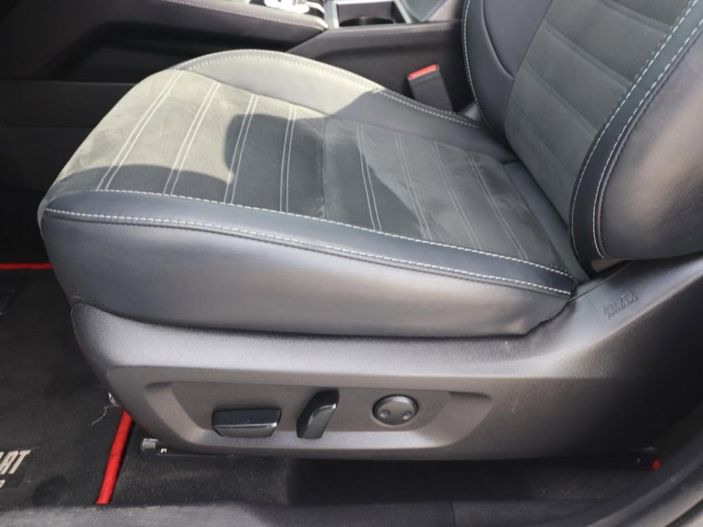 Used 2024 Mitsubishi Outlander SE Black Edition image 17