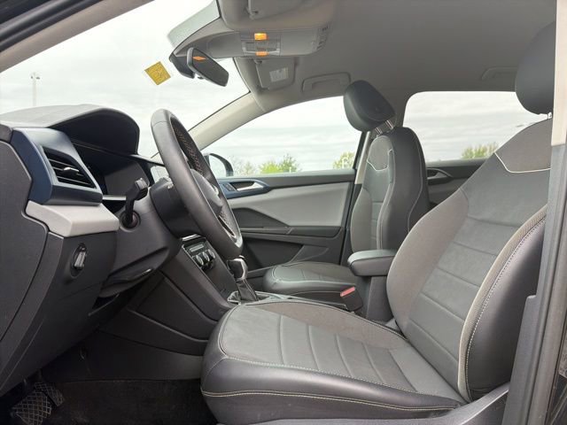 Used 2023 Volkswagen Taos SE w/ Black Wheel Package FWD image 22