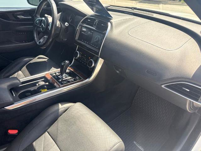 Used 2020 Jaguar XE S AWD/4WD image 34