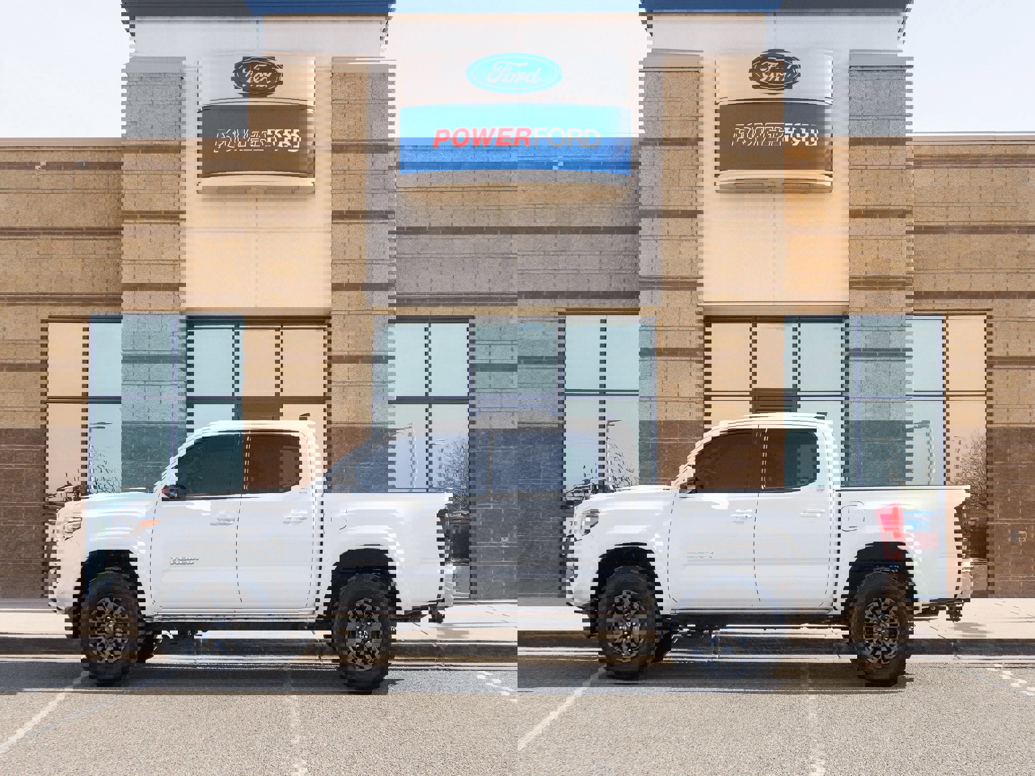 Used 2023 Toyota Tacoma SR5 image 2
