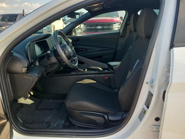 Used 2025 Hyundai Elantra Sport FWD image 21