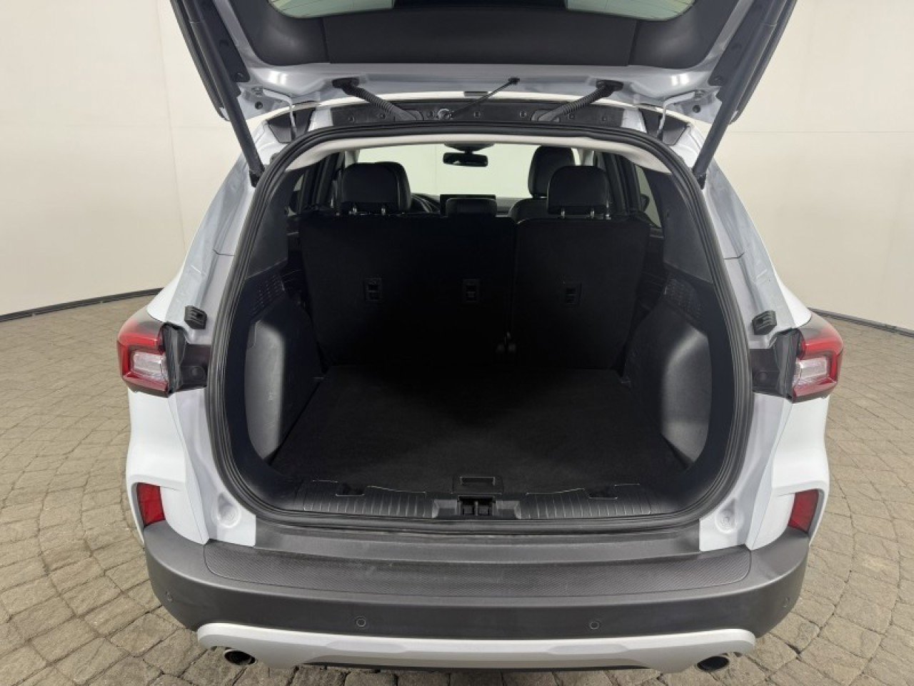 Certified 2025 Ford Escape Platinum image 6