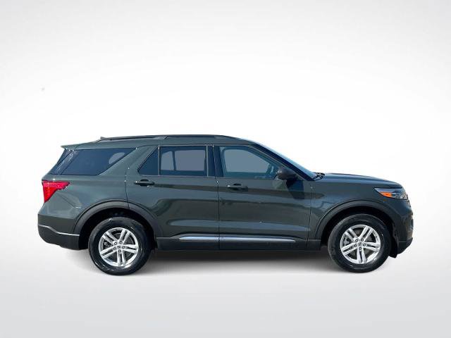Certified 2024 Ford Explorer XLT w/ Equipment Group 202A AWD/4WD image 9